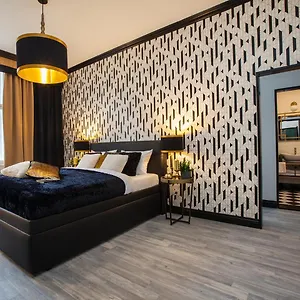 https://golden-prague-rooms.praguehotelsweb.com